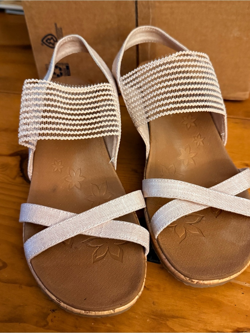 Skechers Women's Light Rose Crisscross Elastic Strap Sandals Size 10